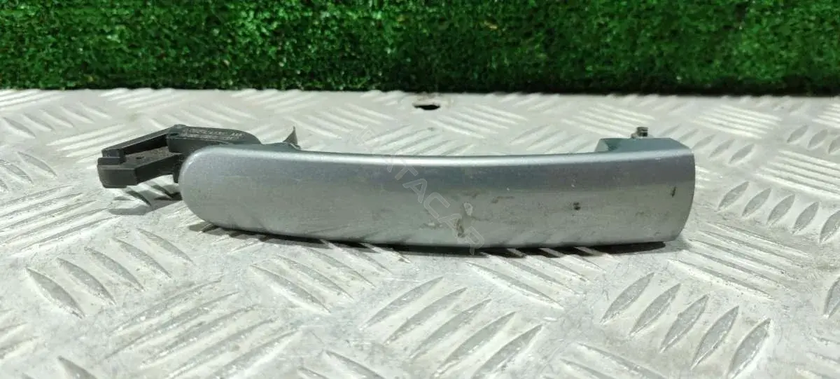 Ручка двери 3B0837207