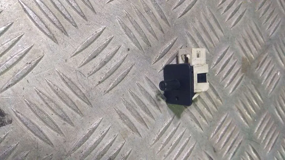 Концевик двери 2028209410