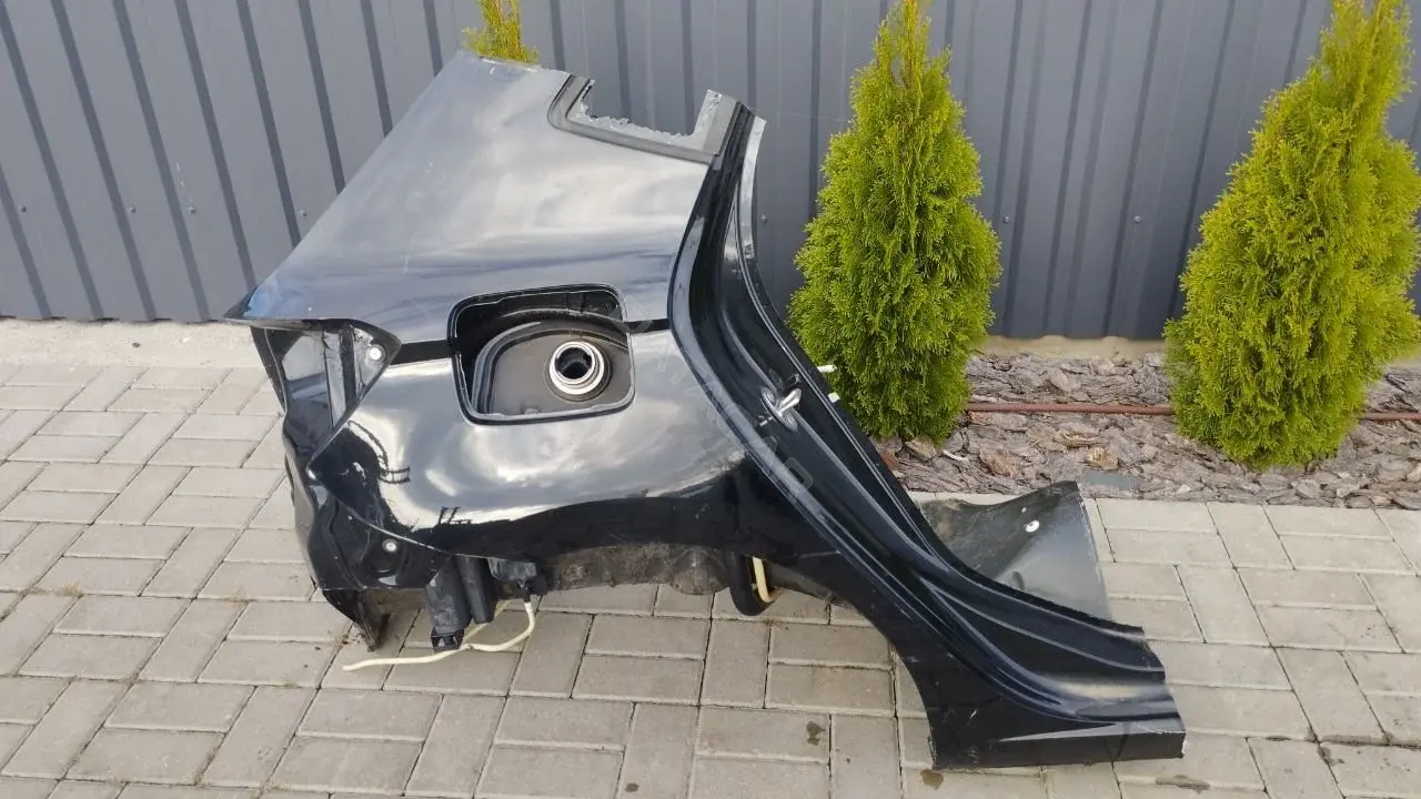 Четверть задняя правая 104776564