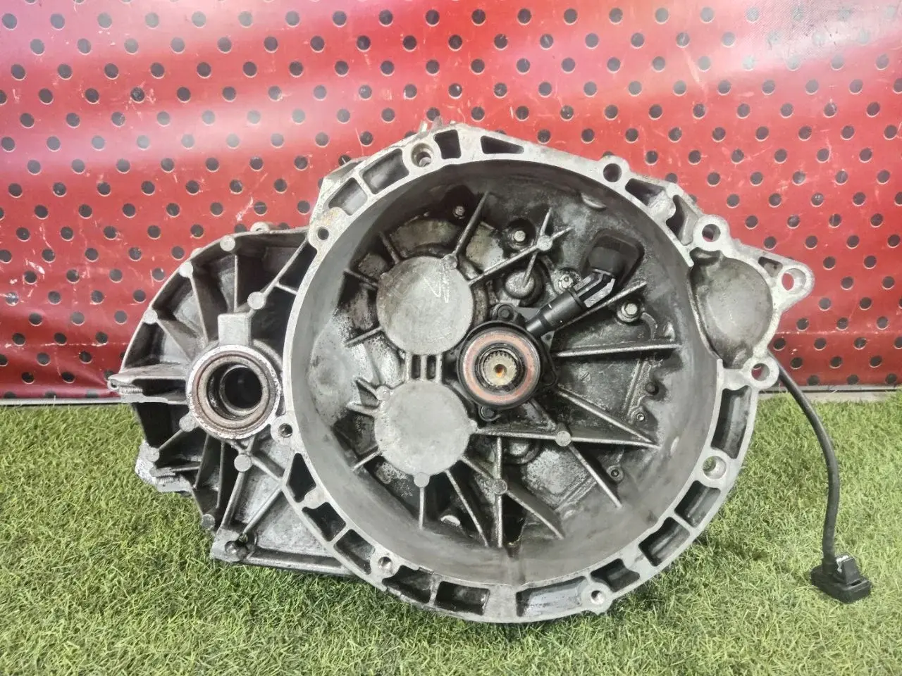 Механическая коробка передач (МКПП) AV4R-7002-AA