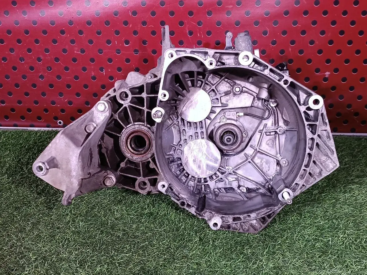 Механическая коробка передач (МКПП) F40, R12066446AJ4