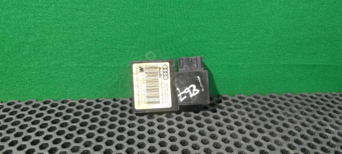 Датчик положения педали сцепления 4F0 907 658 A, 4F0 919 658 A