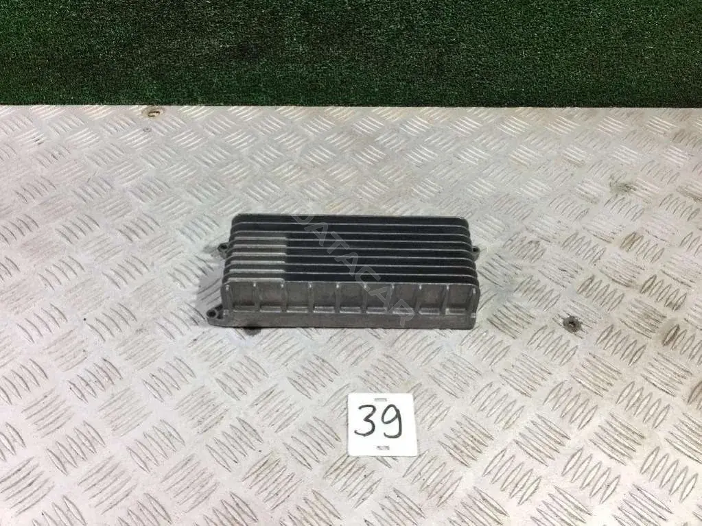Усилитель музыкальный 4F0910223M