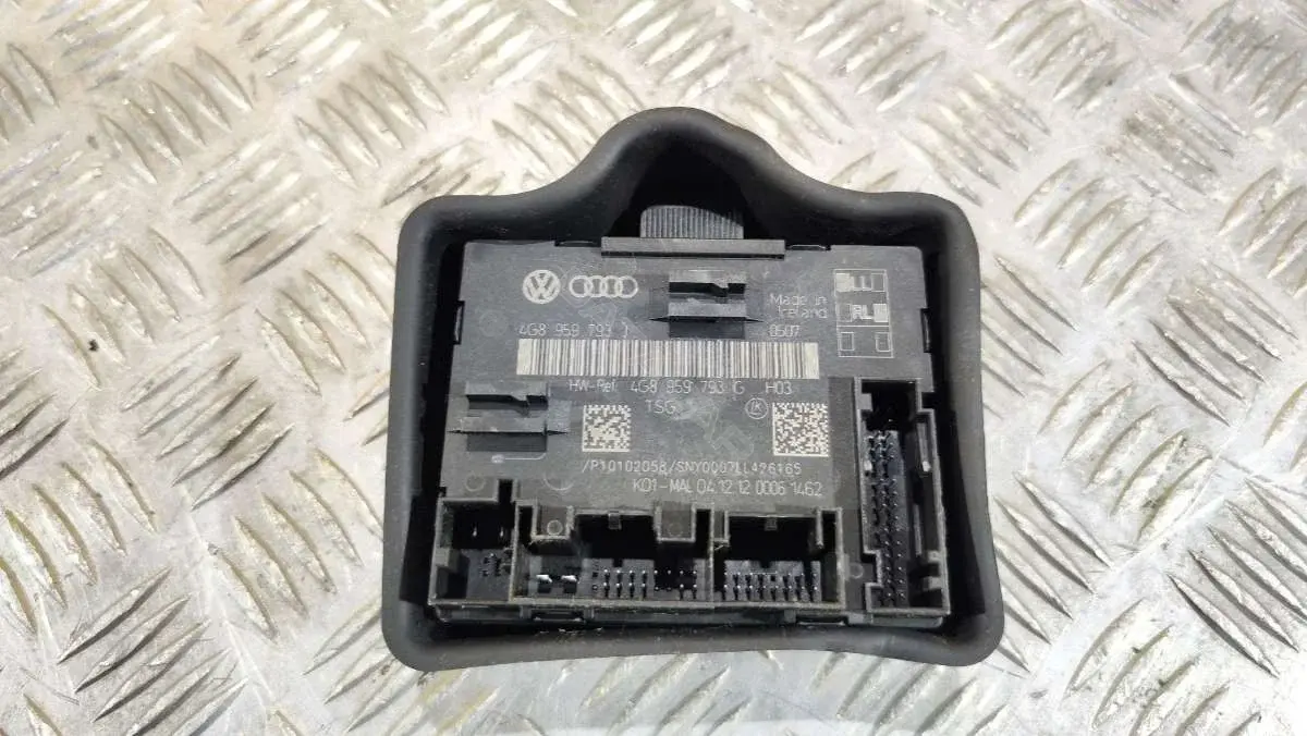 Блок управления двери 4G8959793G, 4G8959793J