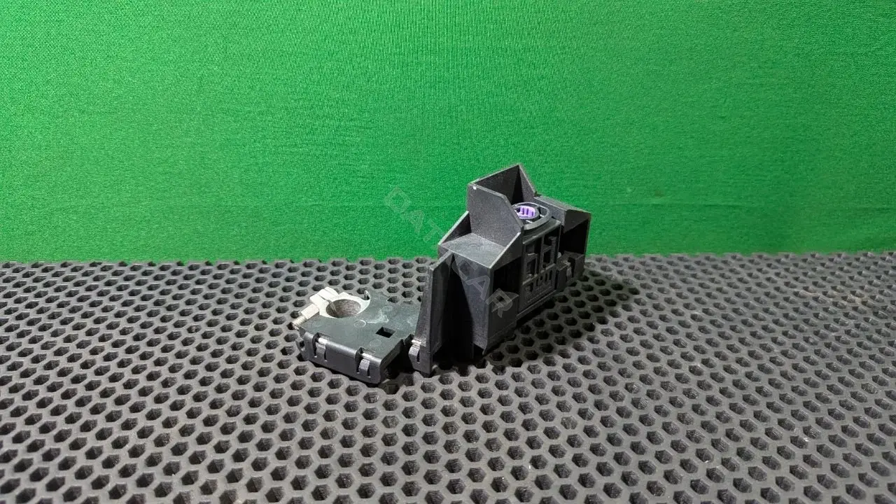 Клемма аккумуляторная K98J4590