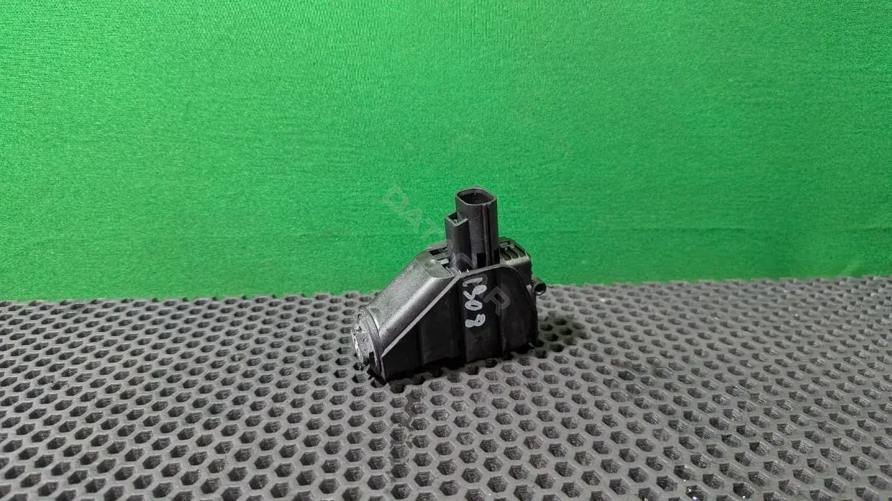 Замок лючка топливного бака 6M21 20A20 AD