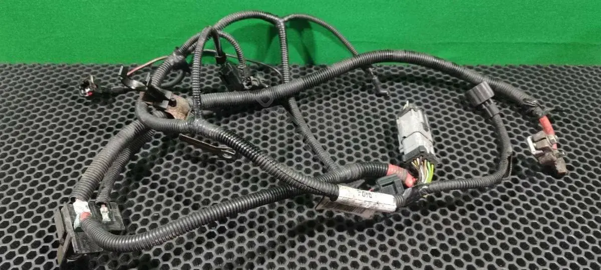 Клемма аккумуляторная 98AG 12A690 BF