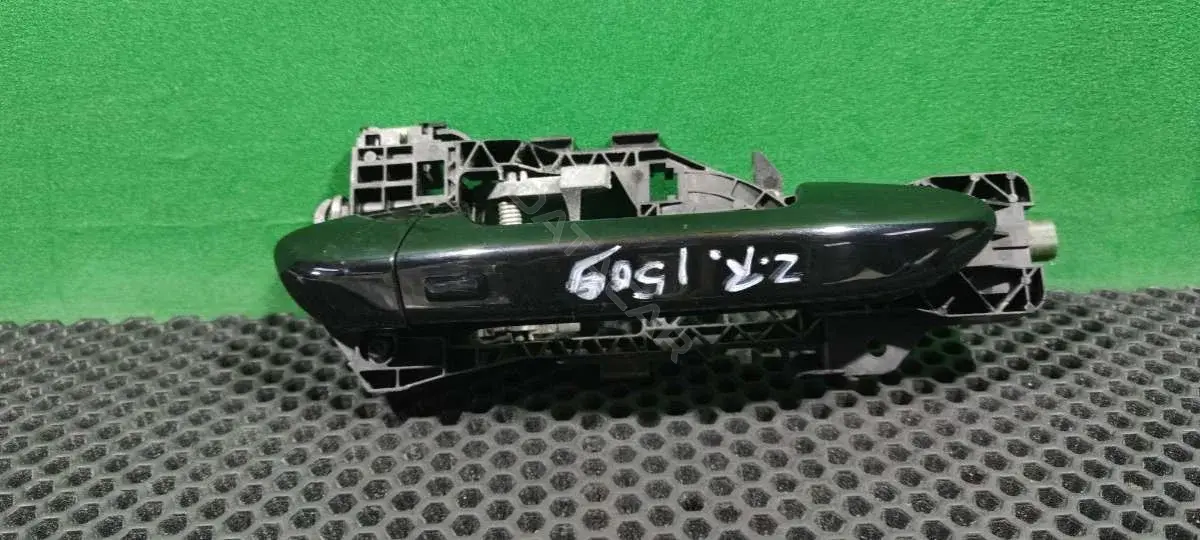 Ручка двери 3C0837886J