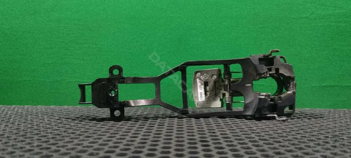 Кронштейн ручки двери 3D0 837 886N