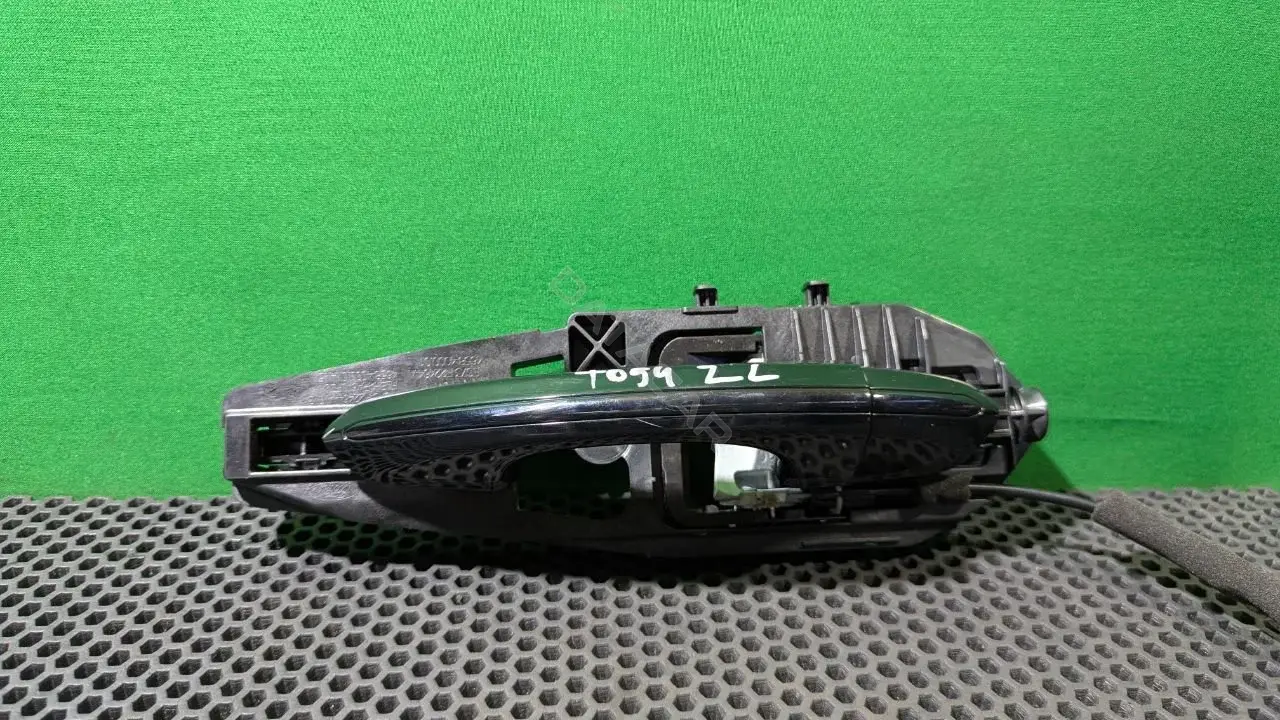 Ручка двери ES73 F22464 A