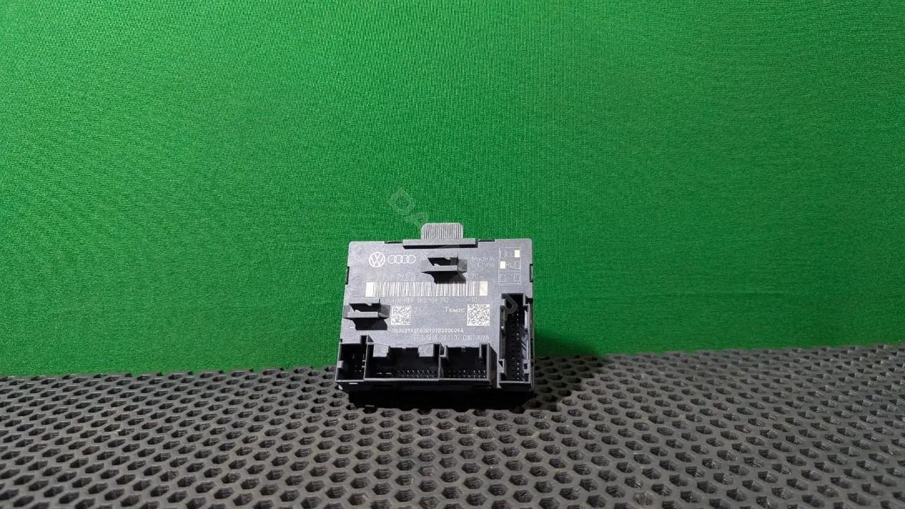 Блок управления двери 8K0 959 792 B
