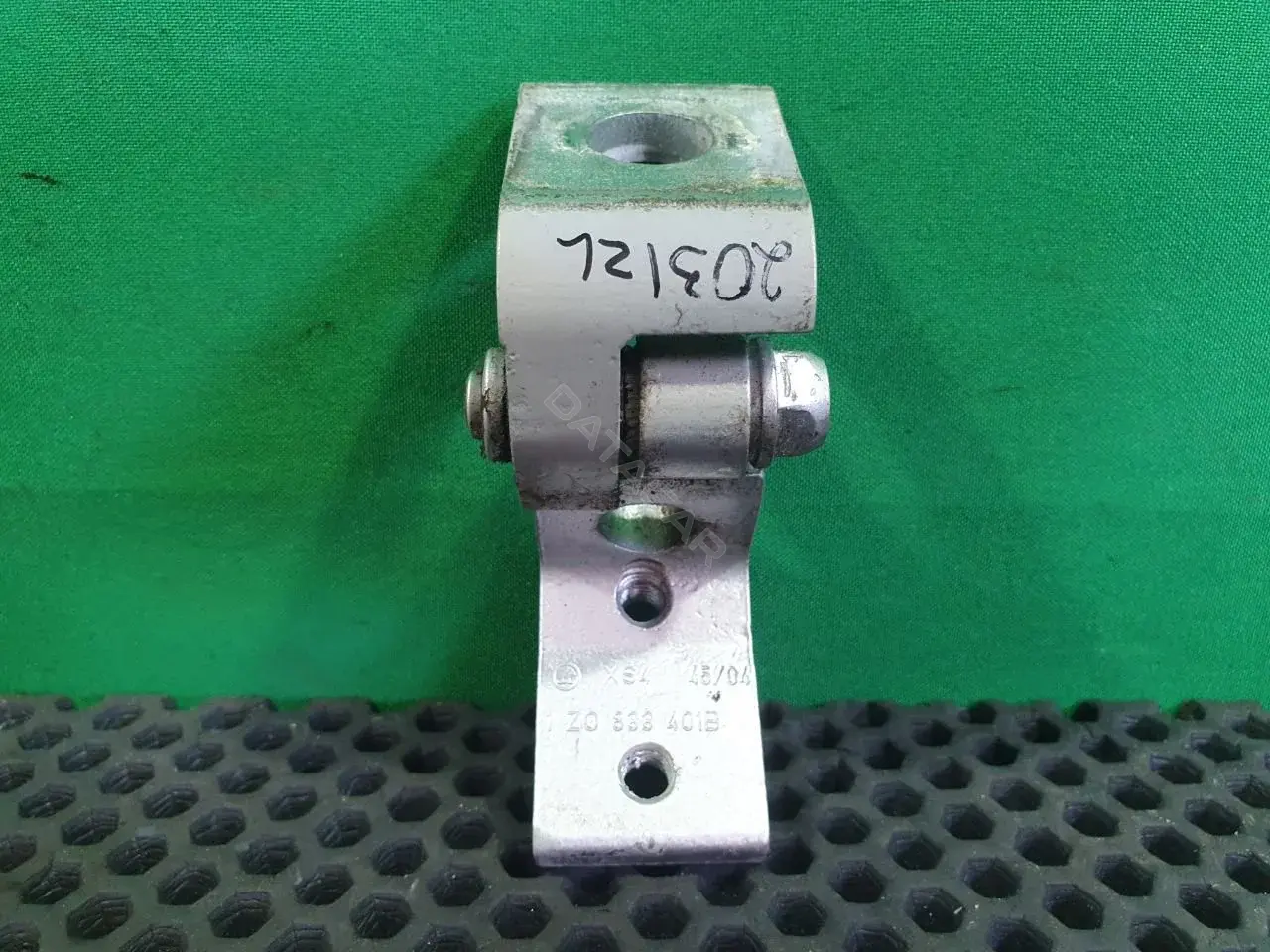 Петля двери 1Z0 833 401B
