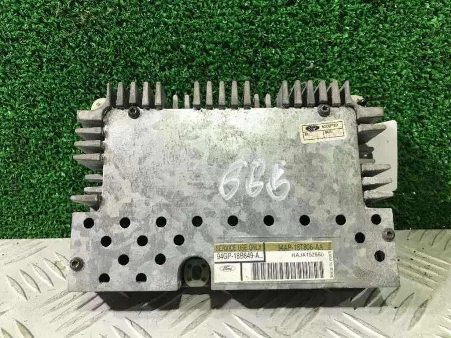 Усилитель музыкальный 94AP-18T806-AA, 94GP-18B849-A