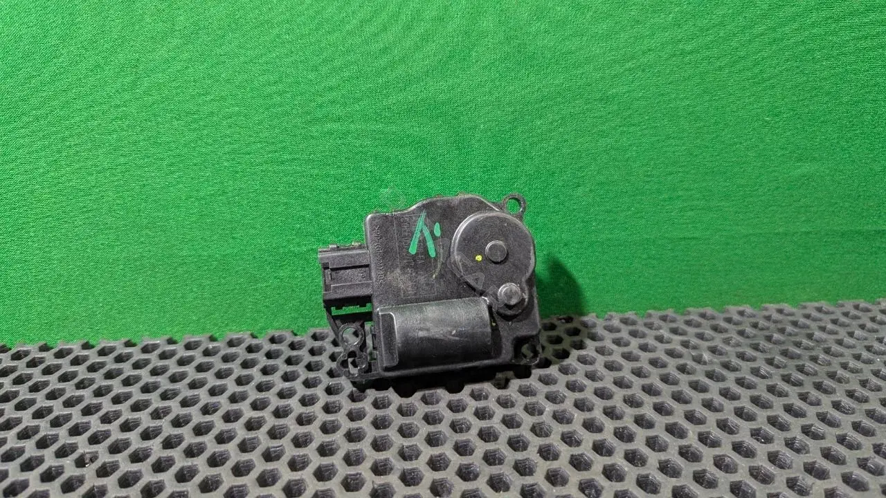 Мотор заслонки печки AV11 19E616 FA