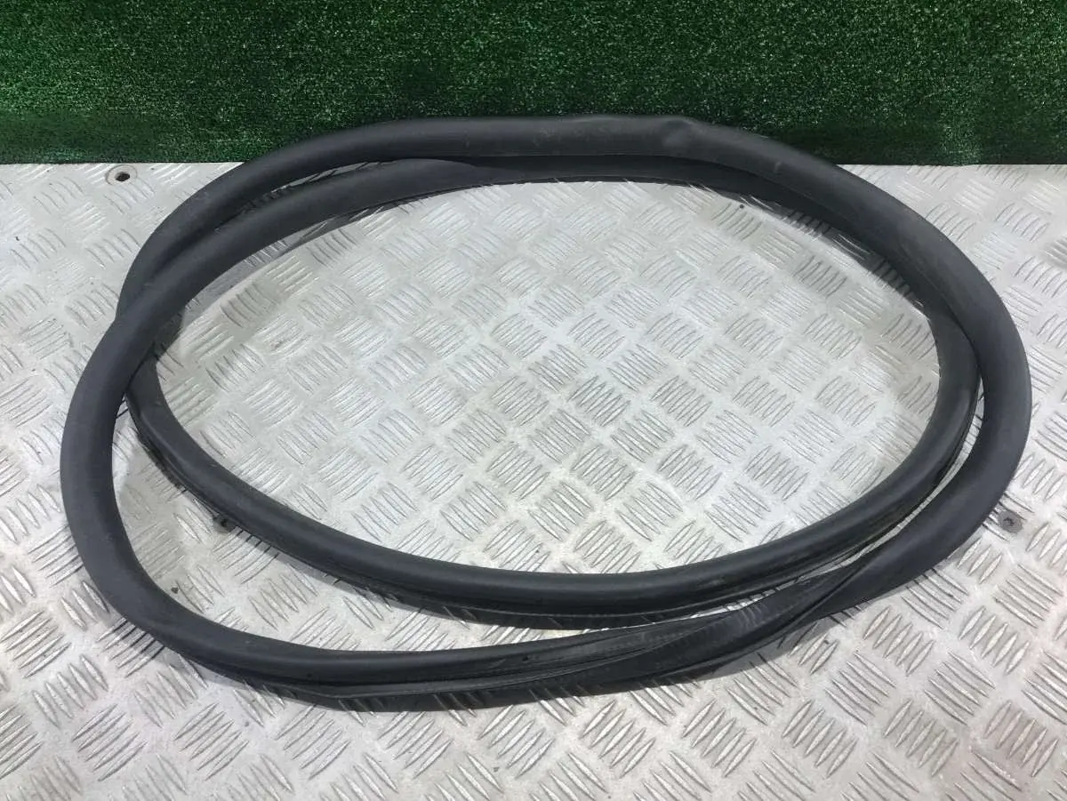 Уплотнитель двери 3C4 867 911 B