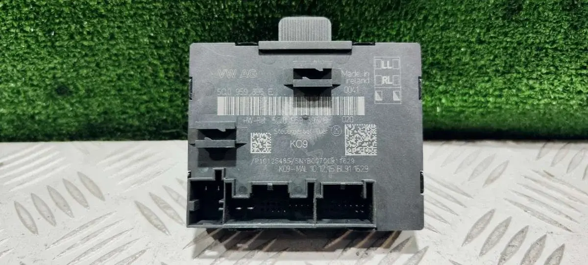 Блок управления двери 5Q0959395B