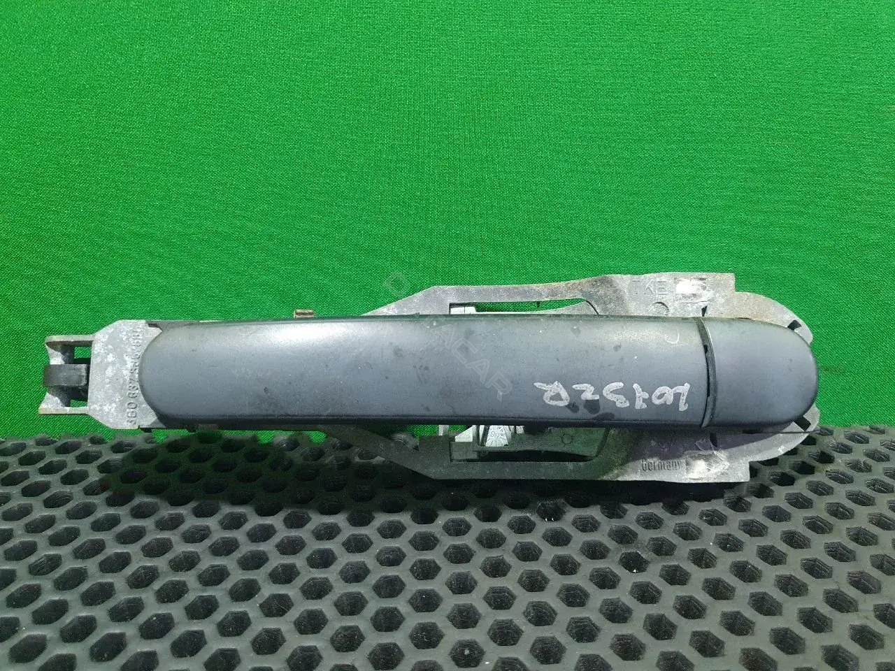 Ручка двери 3B0 837 885