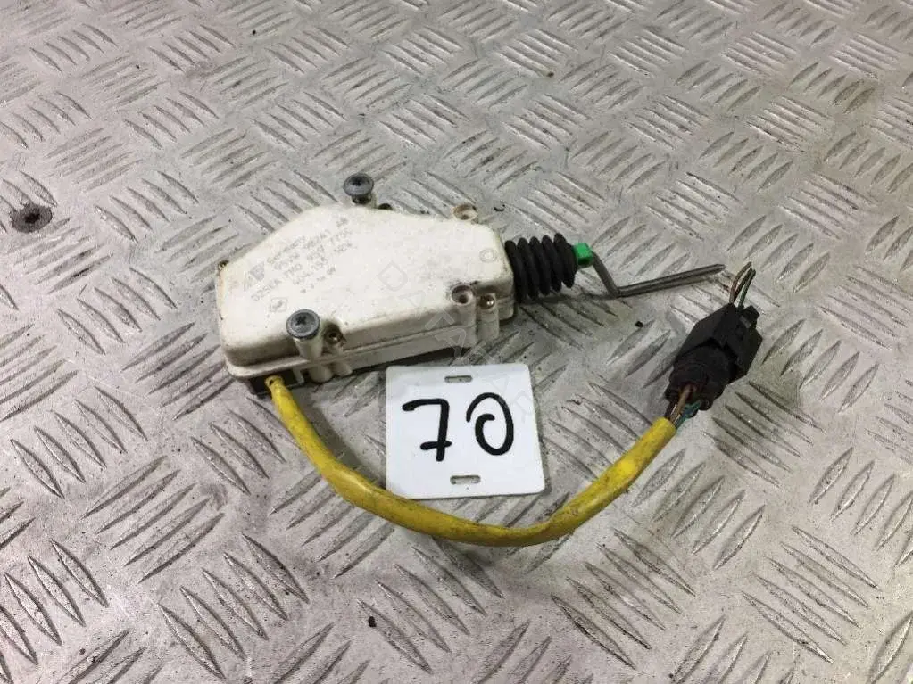 Замок лючка топливного бака 7M0959775C