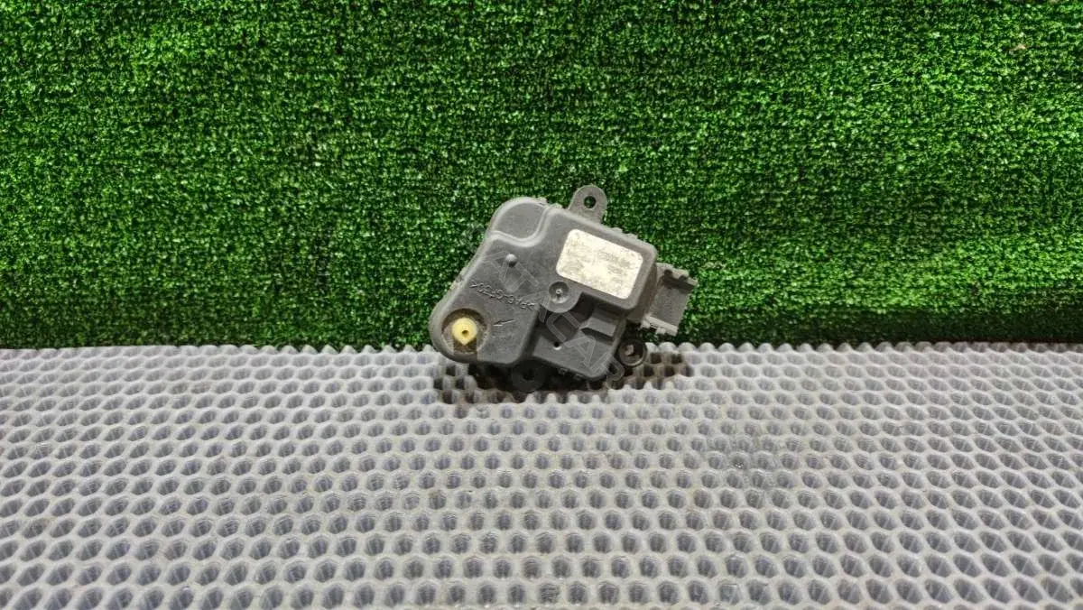 Мотор заслонки печки 7M3907511A, YM2H19E634BA