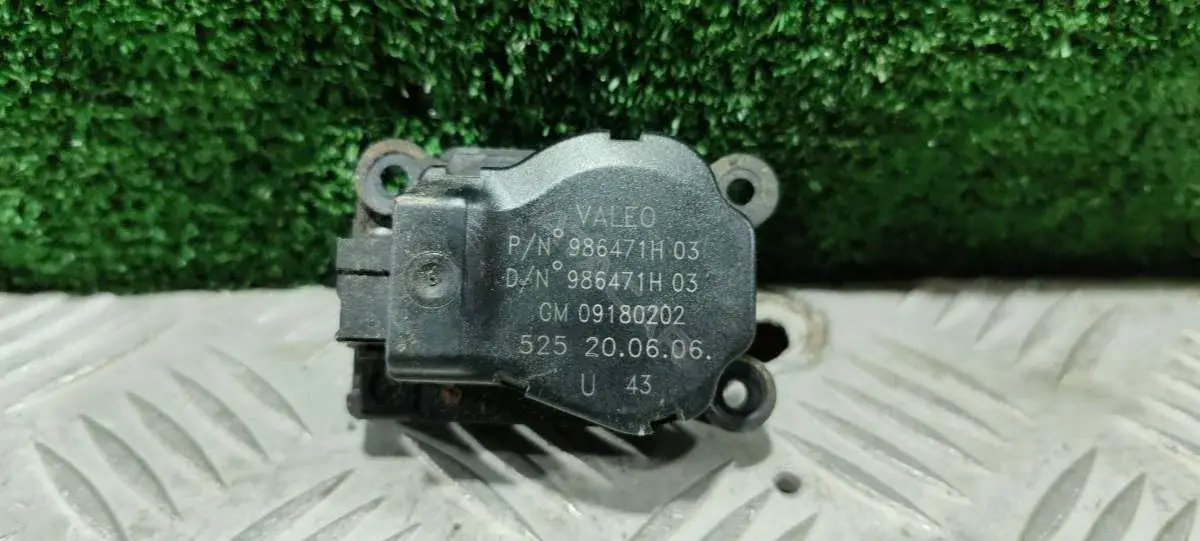 Мотор заслонки печки 09180202, 986471H 03