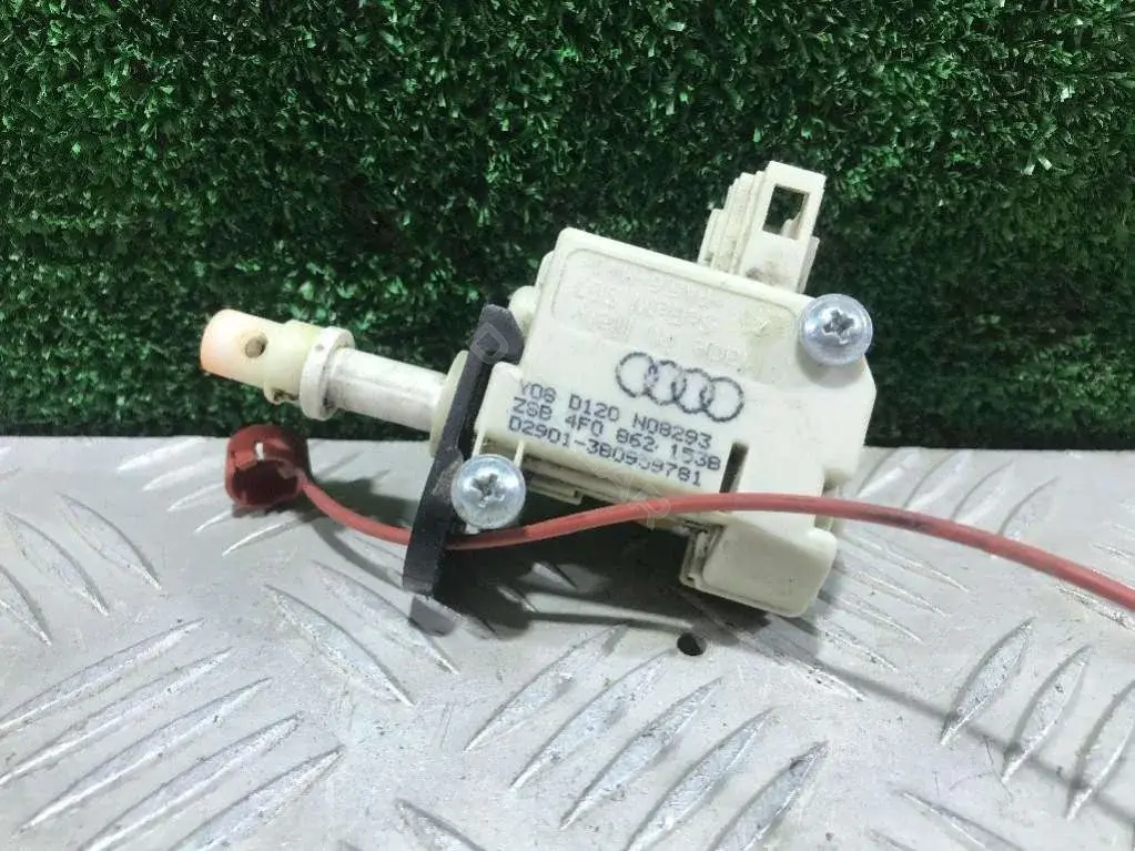 Замок лючка топливного бака 4F0862153B