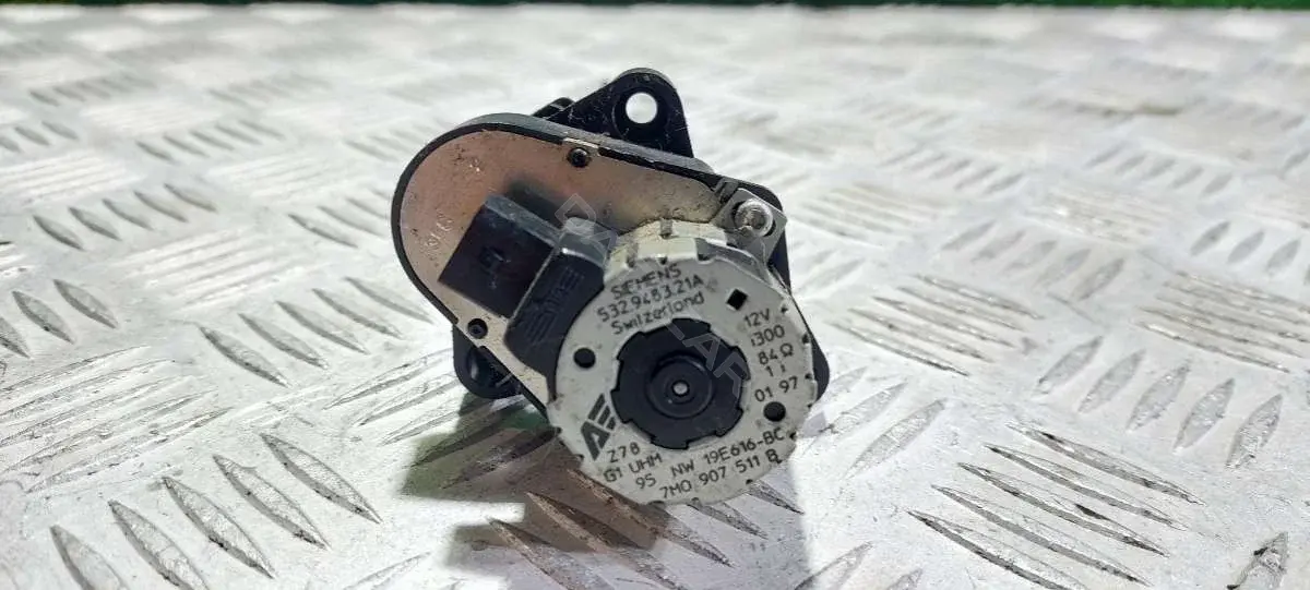 Мотор заслонки печки 7M0907511B