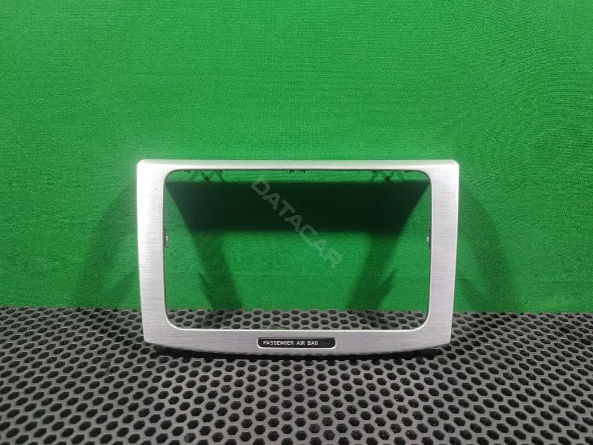 Рамка под магнитолу 3C0 858 069 P