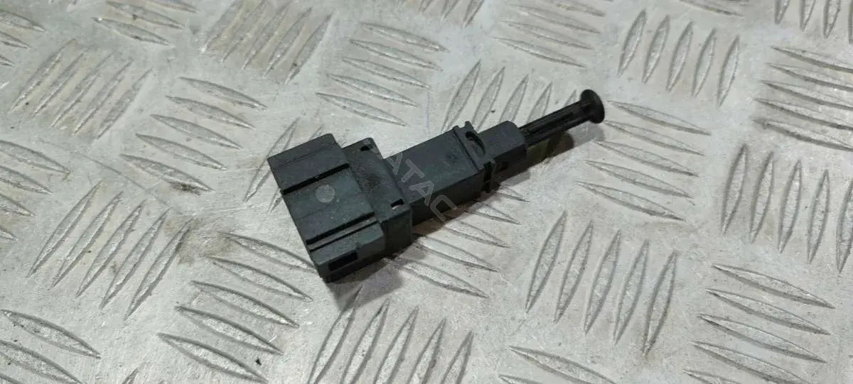 Датчик стоп сигнала 1J0945511A