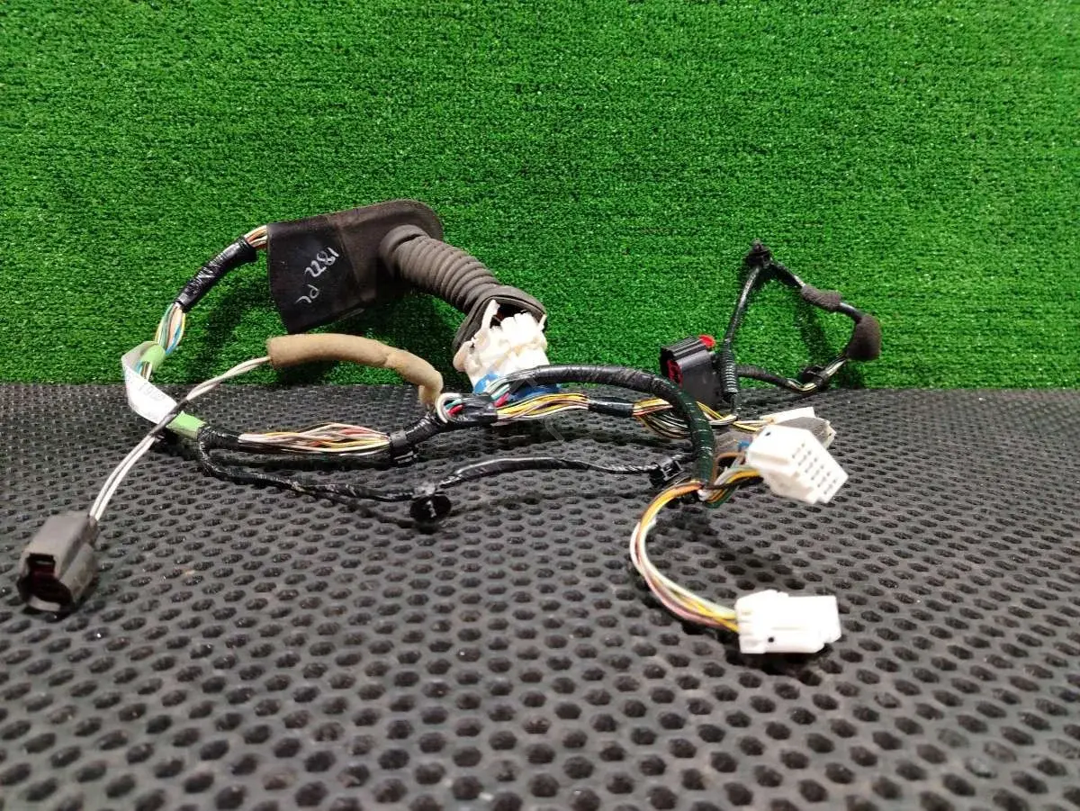 Проводка двери BP4M 67 190D