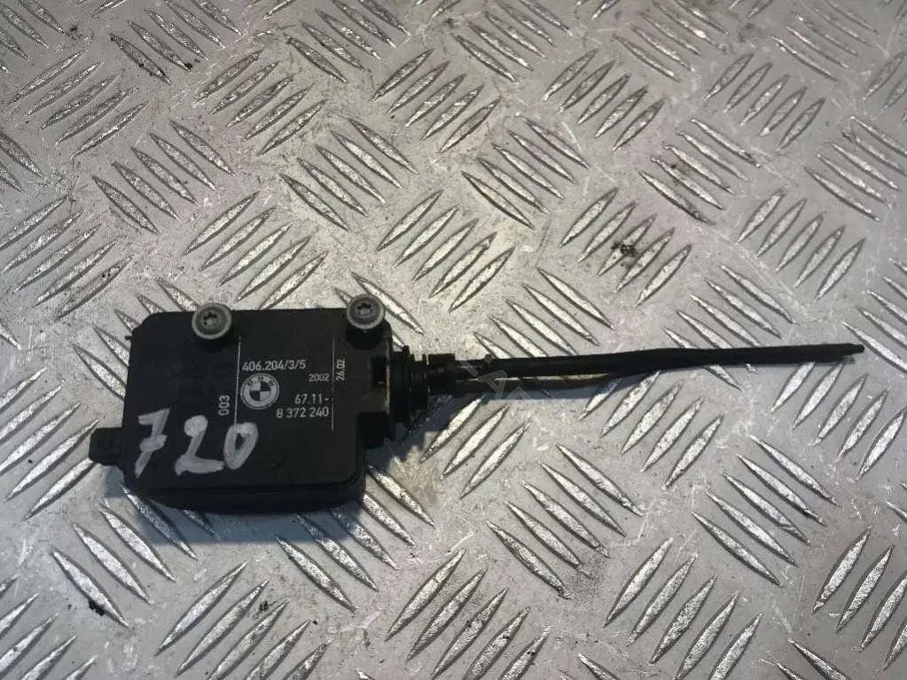 Замок лючка топливного бака 67118372240
