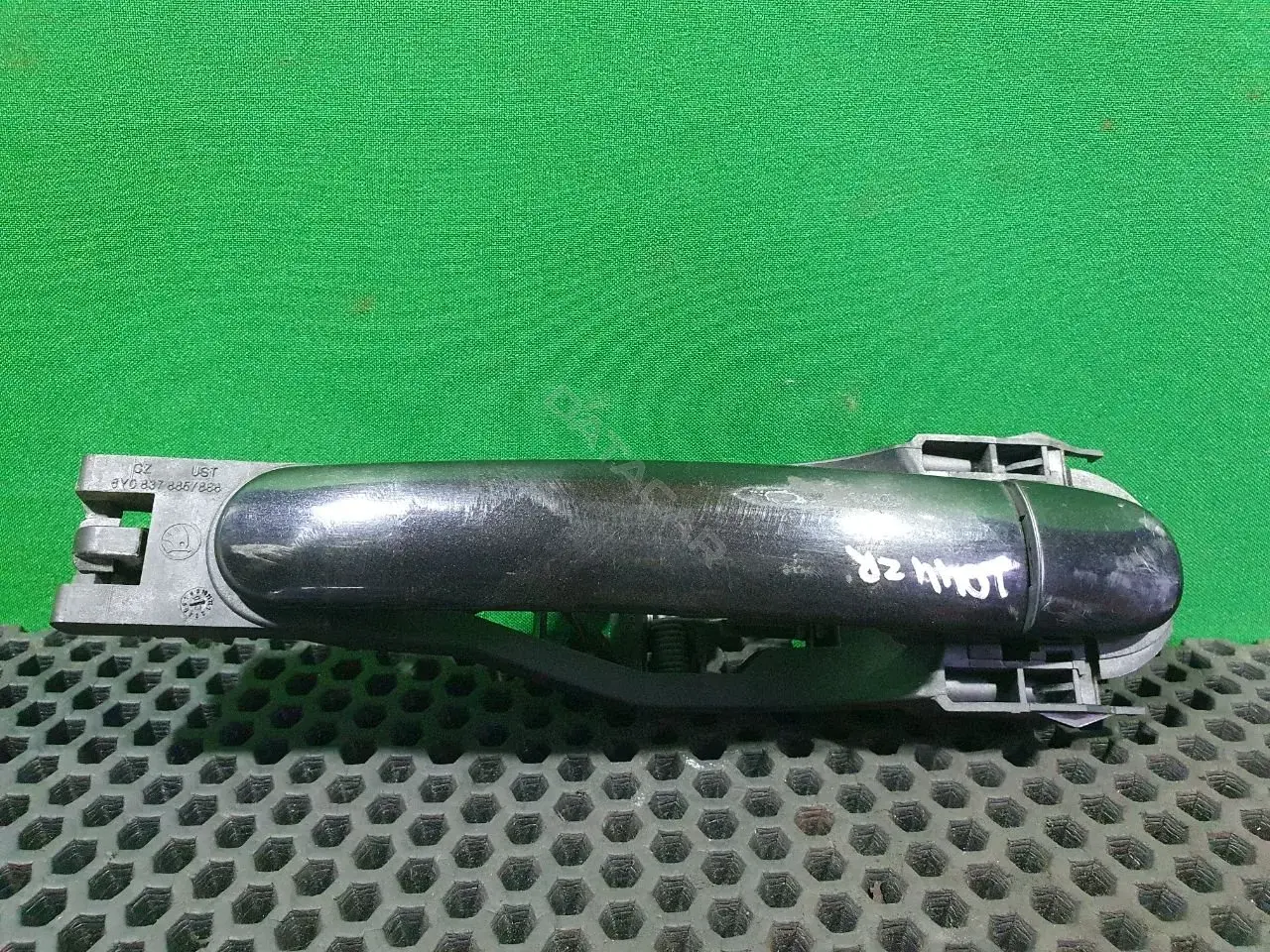 Ручка двери 8Y0 837 885