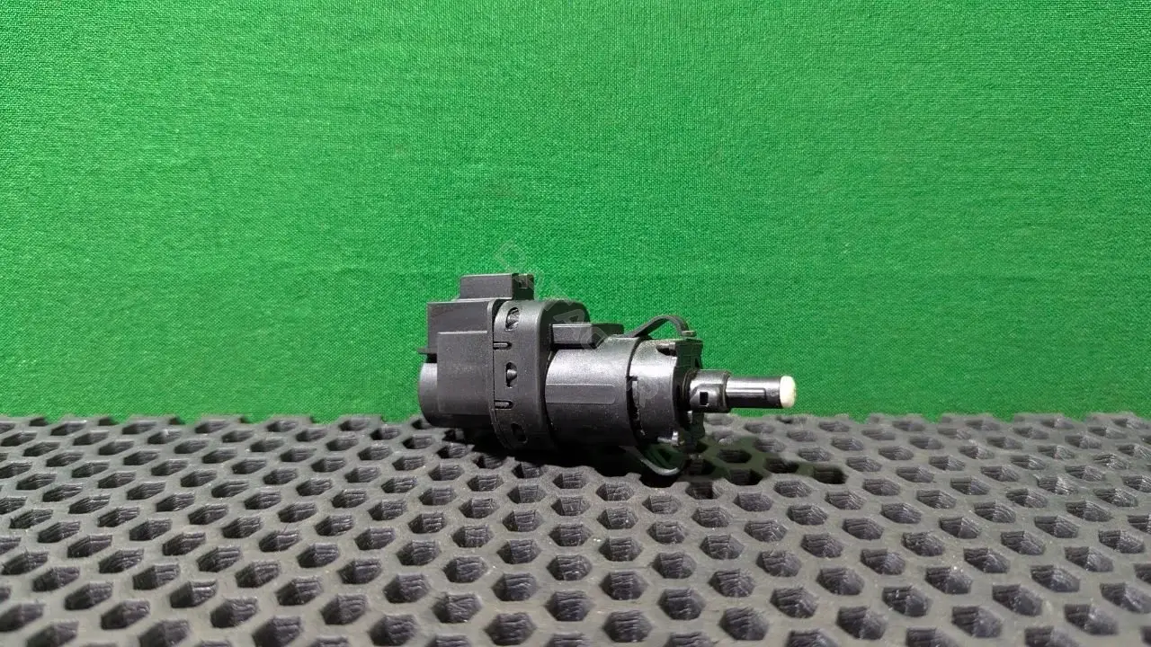 Датчик стоп сигнала 3M5T 13480 AC