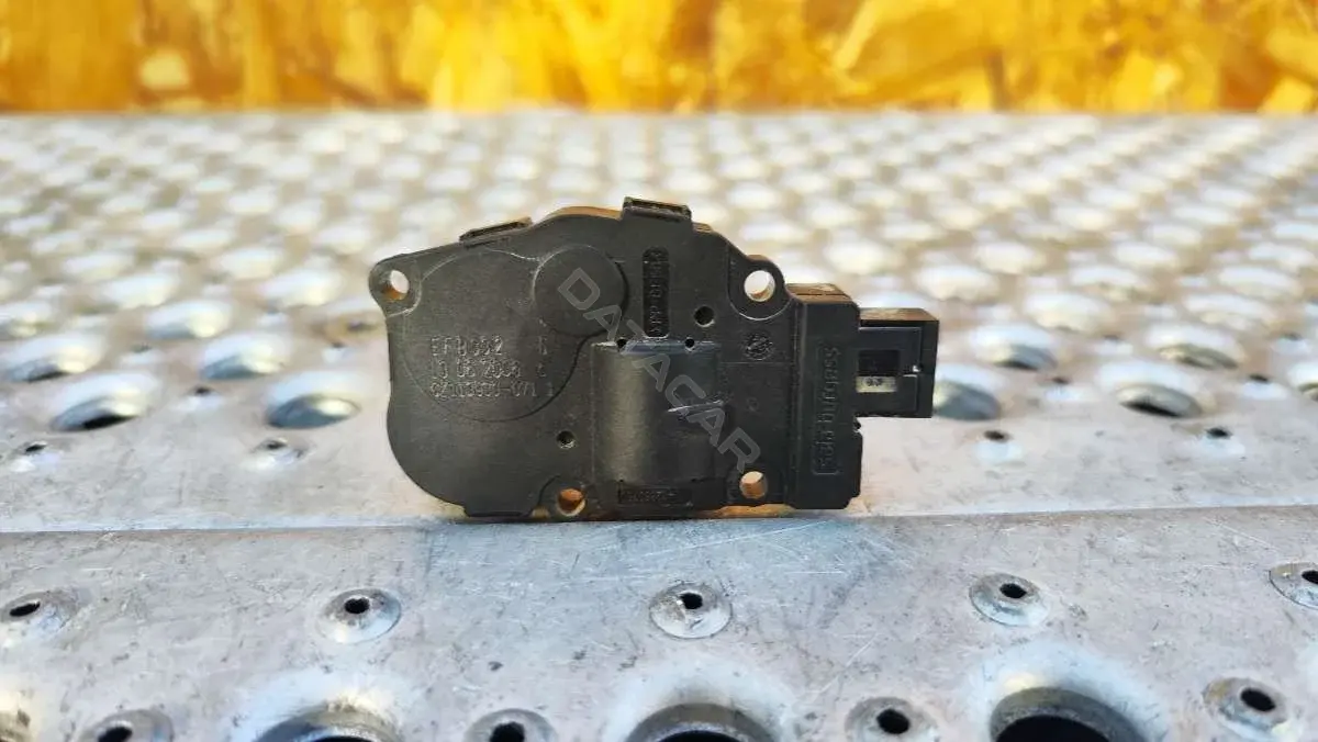 Мотор заслонки печки CZ113930, EFB332