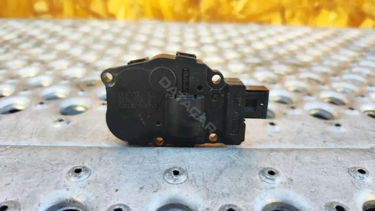 Мотор заслонки печки CZ113930, EFB332