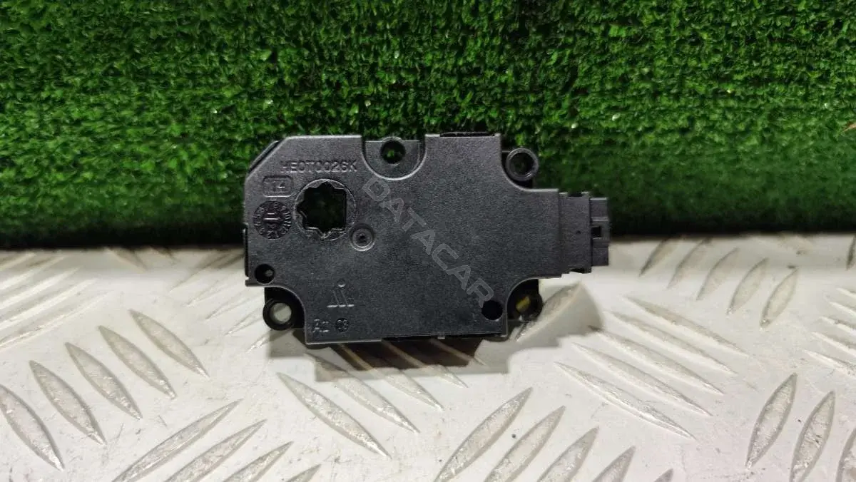Мотор заслонки печки CZ1139300856, ZBAT004D08