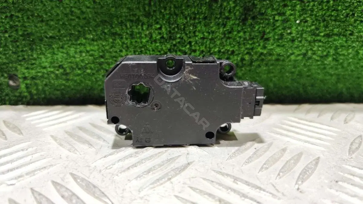 Мотор заслонки печки CZ1139300856, ZBAT004D08