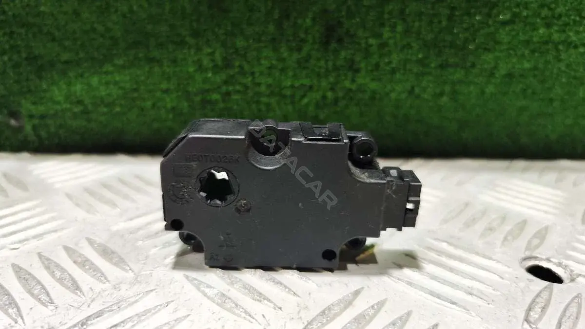Мотор заслонки печки CZ1139300856, ZBAT004D08