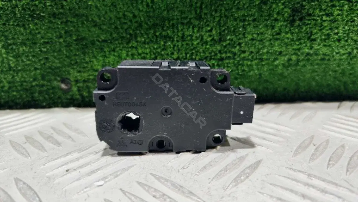 Мотор заслонки печки CZ1139300856, ZBAT004D08