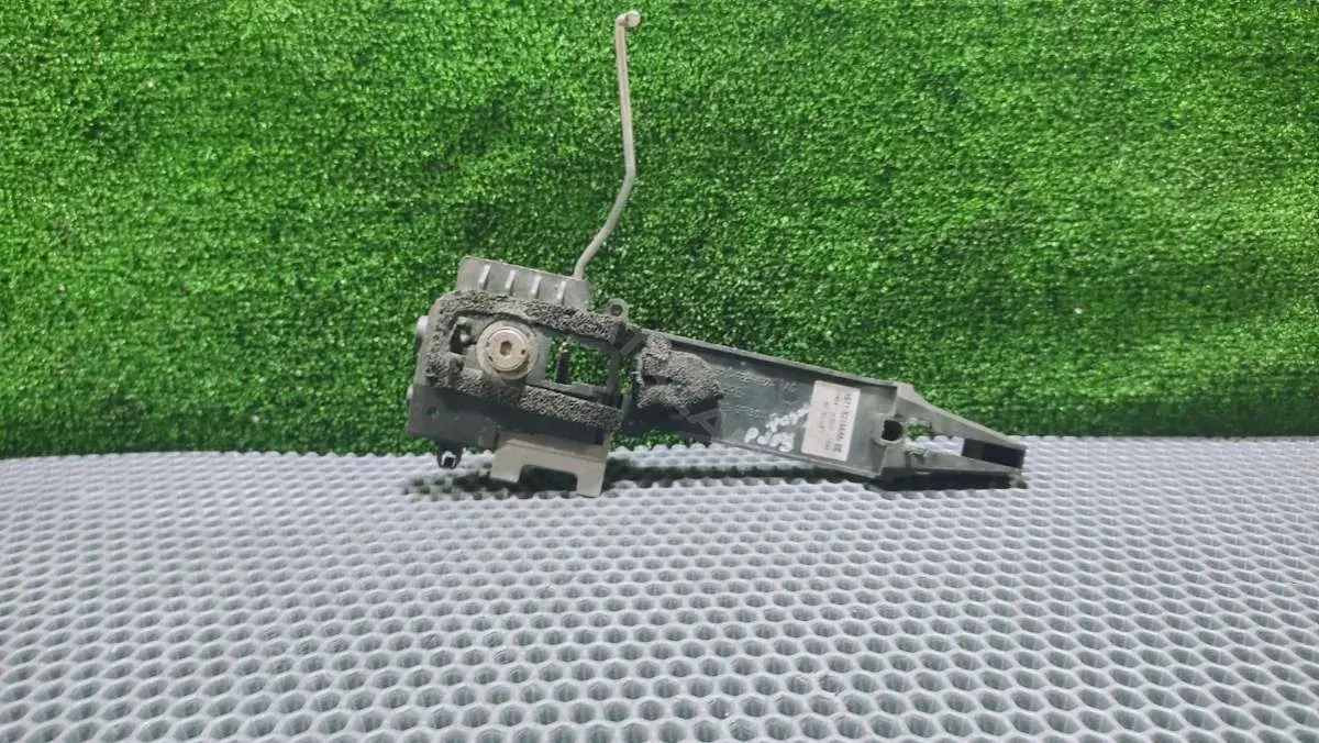 Кронштейн ручки двери 4S71-x219a65-EE