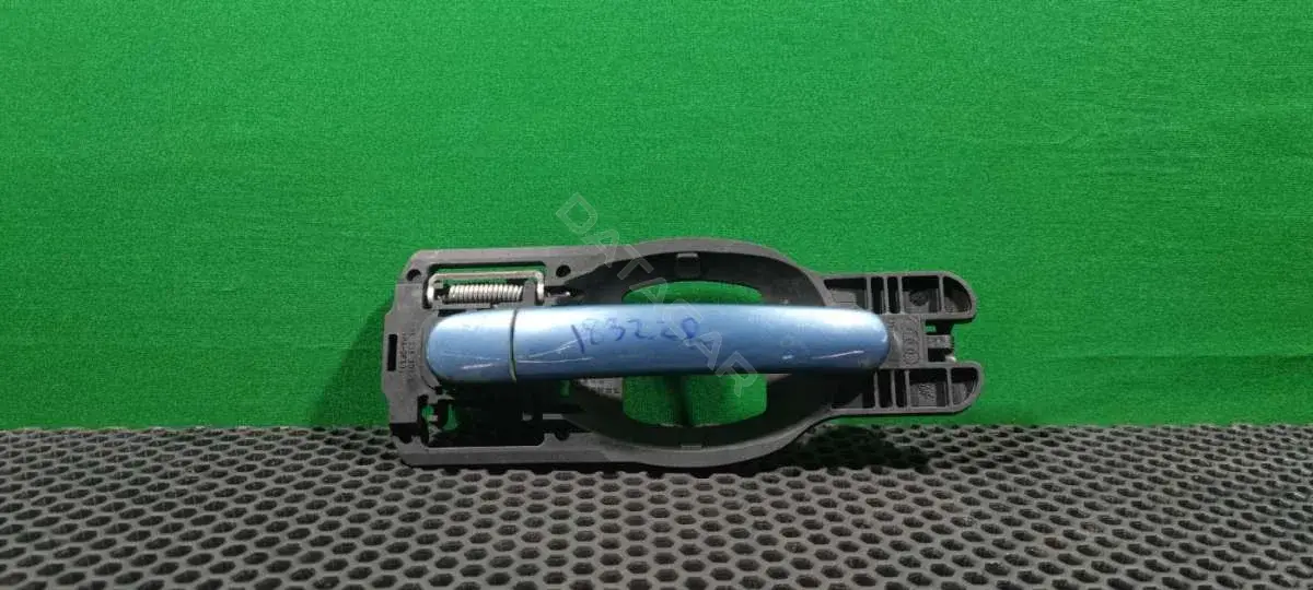 Ручка двери 8Z0 837 885 A, 8Z0 837 886 A, 8Z1 837 886