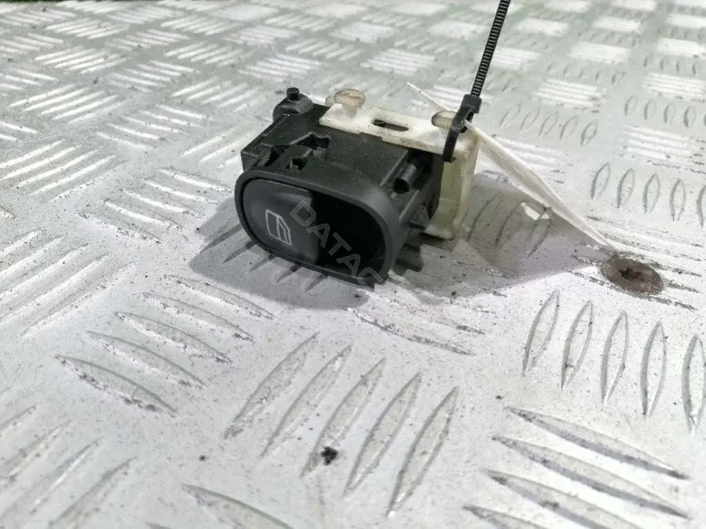 Кнопка стеклоподъемника A 203 820 02 10