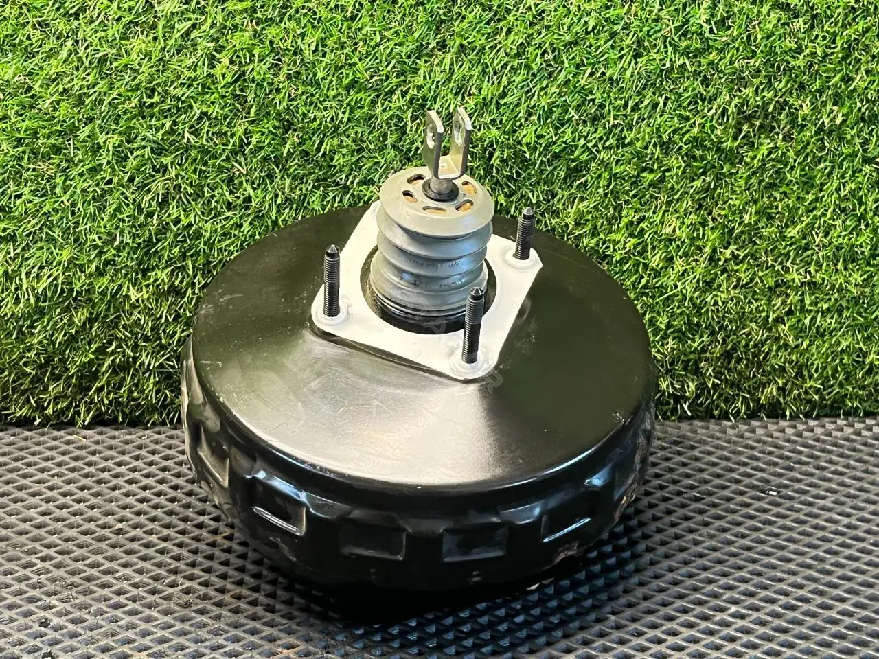 Вакуумный усилитель тормозов 7G912B195AE