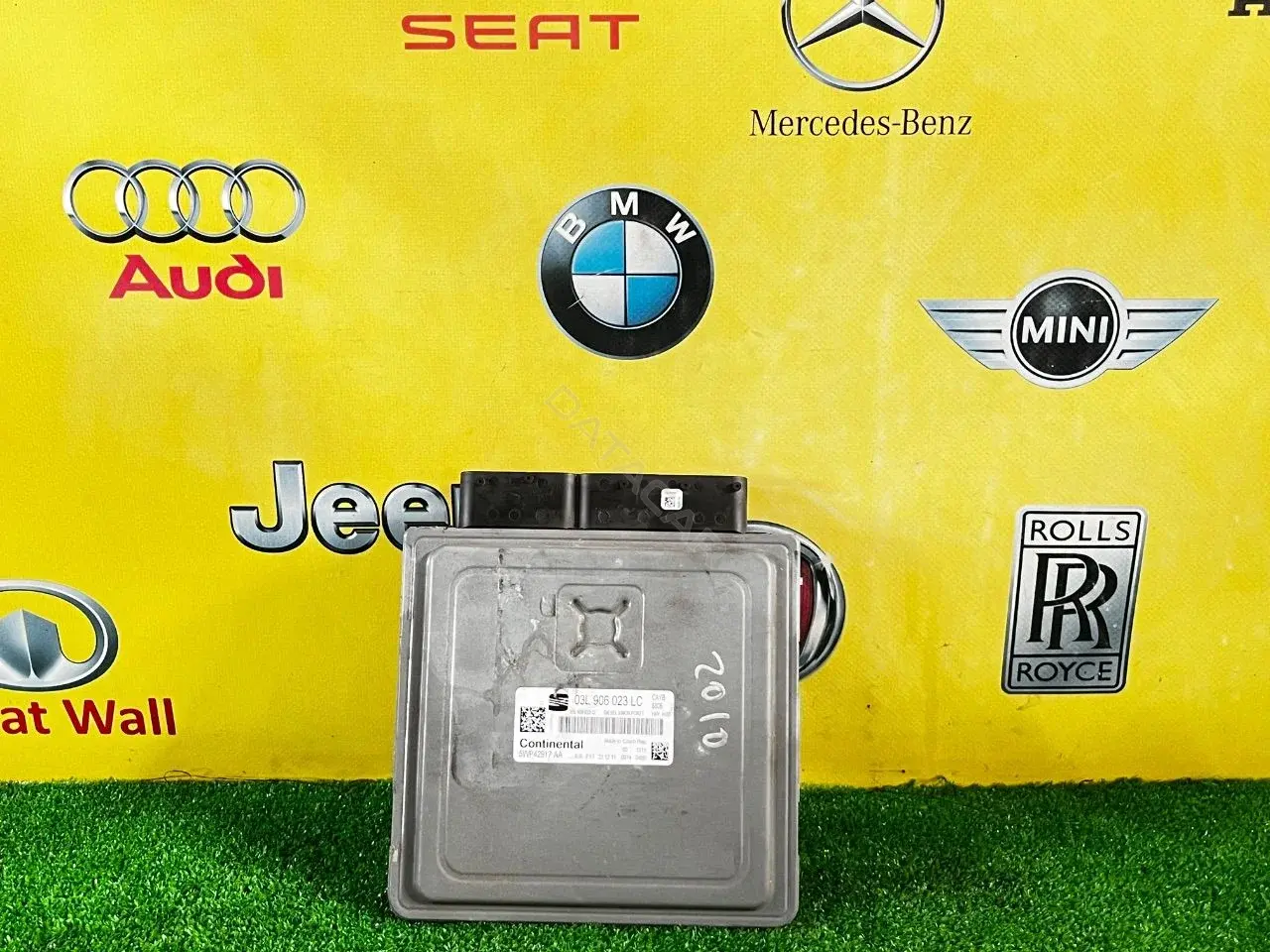 Блок управления двигателем 03L 906 023 LC