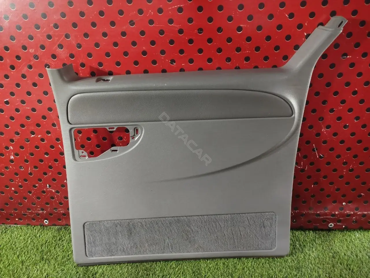 Дверная карта 04754940AA