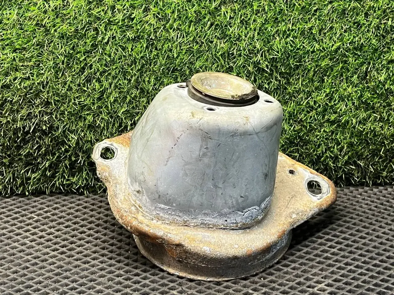 Опора амортизатора 115586171