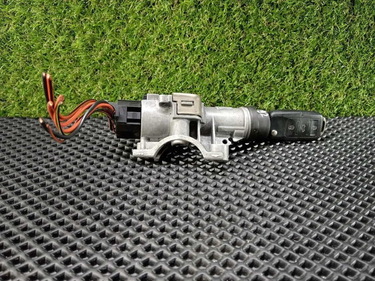 Замок зажигания 4B0 905 851 HF2, AM60HP