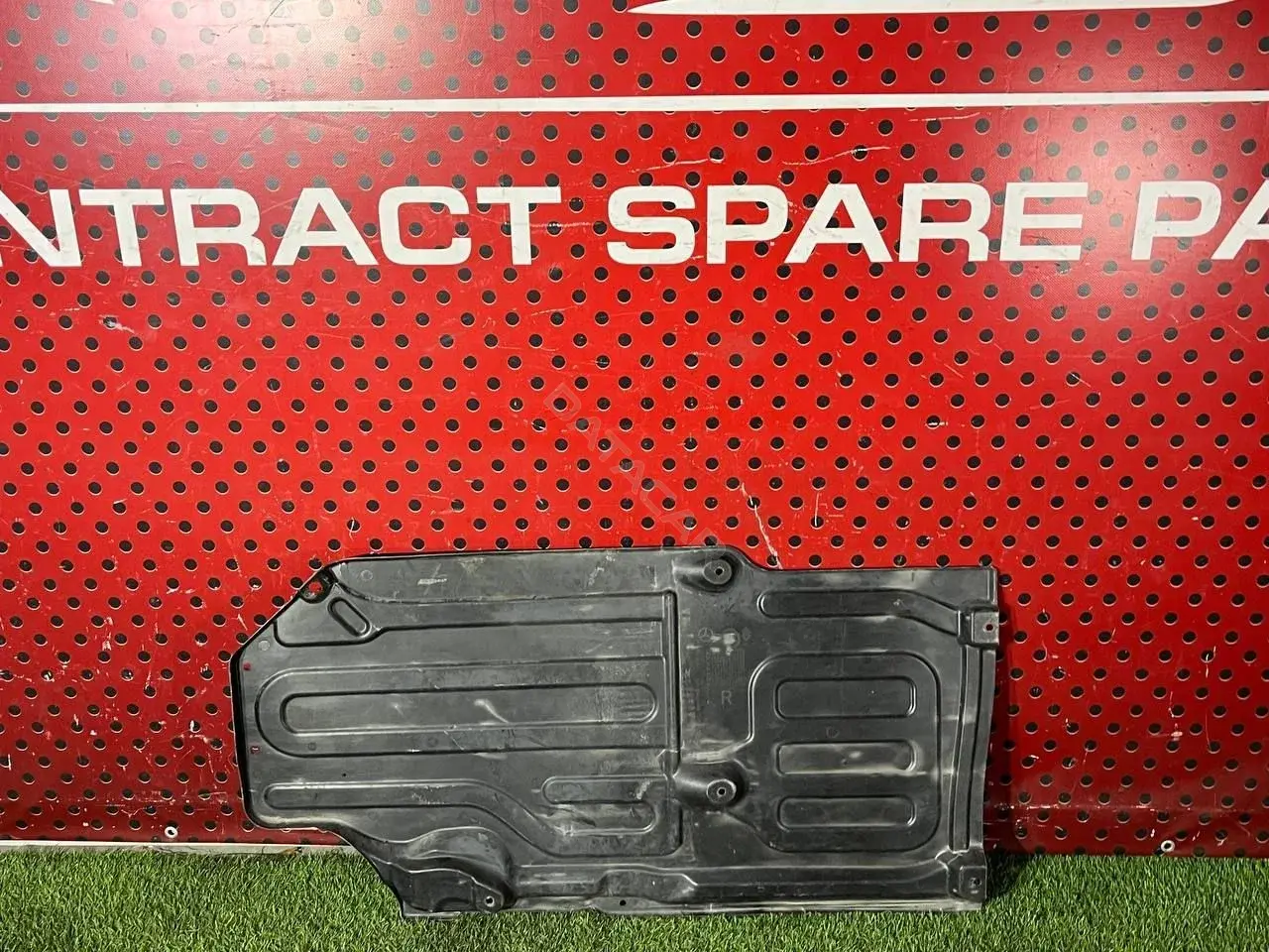 Защита днища A211 619 2238