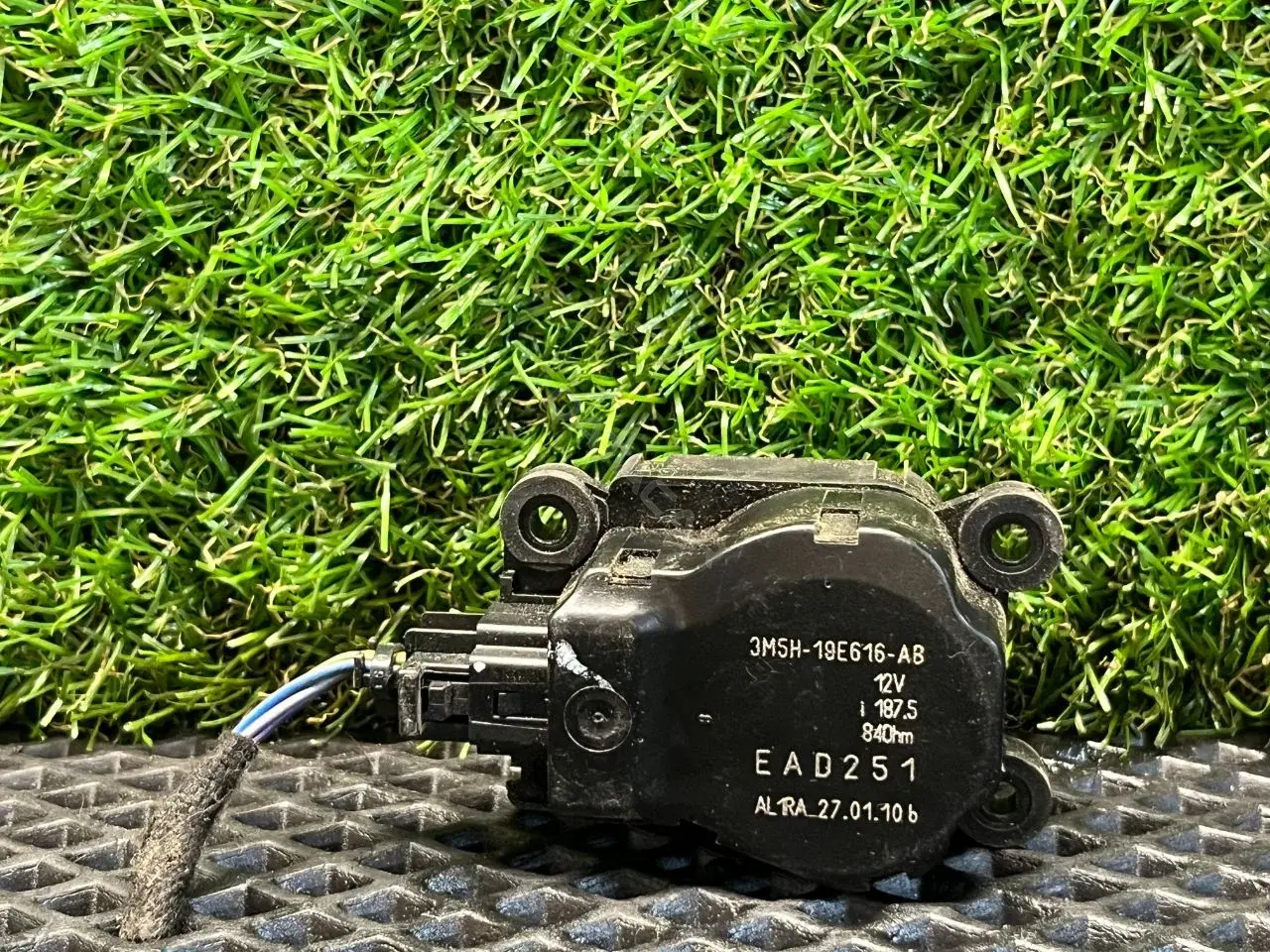 Мотор заслонки печки 3M5H-19E616-AB