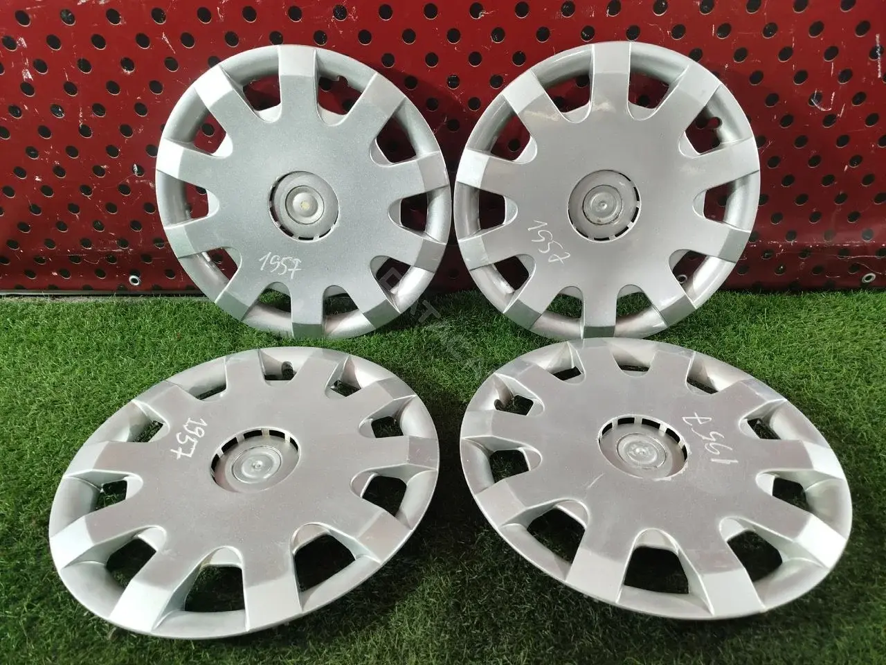 Колпаки на колеса 1U0601147D