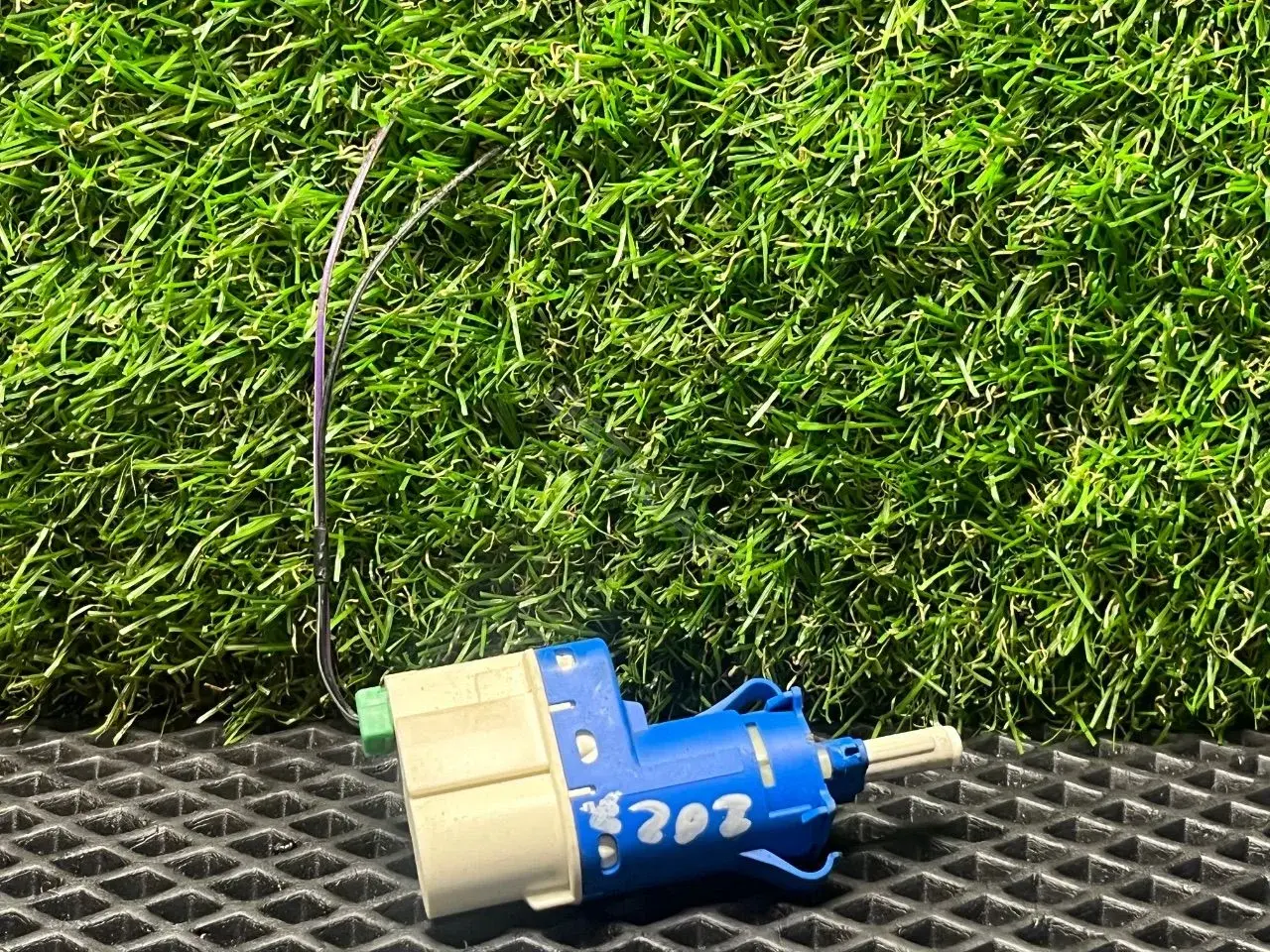 Датчик стоп сигнала 3M5T-96872-AC
